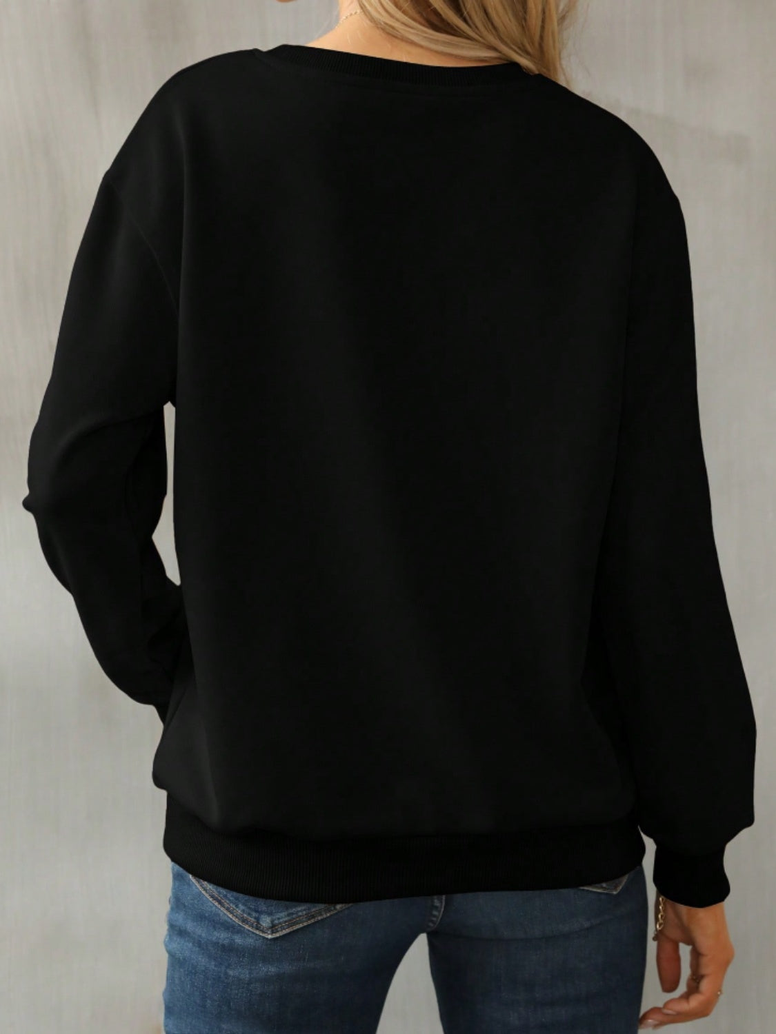 Graphic Round Neck Long Sleeve Sweatshirt